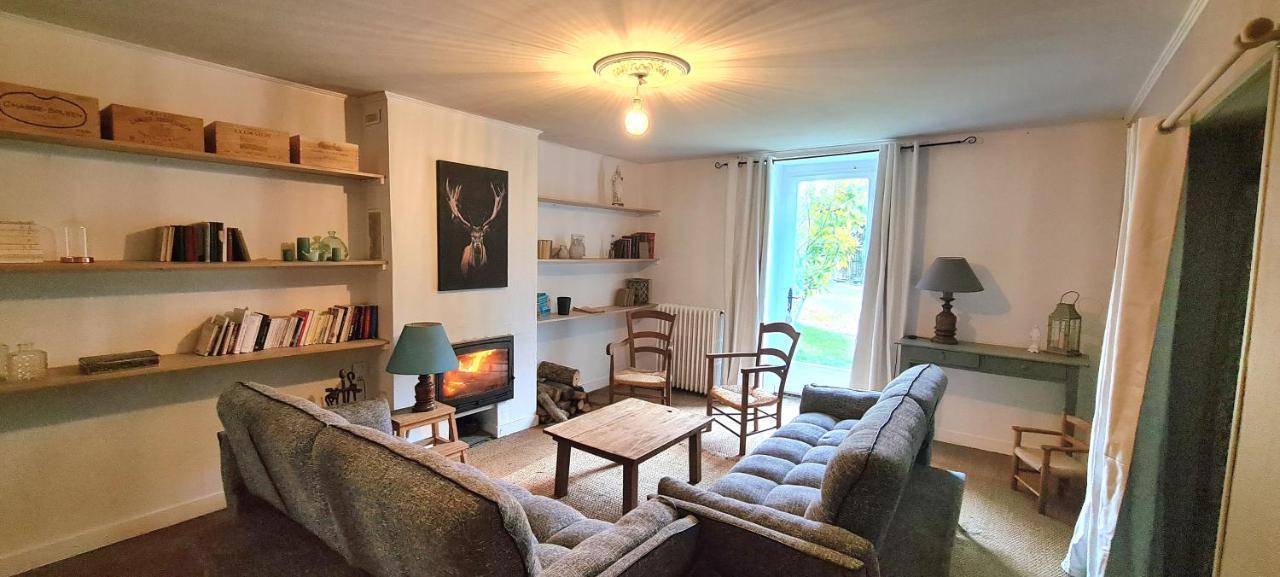 Saint-Pierre-du-Chemin Le Terrier Maison De Campagne 250 M2 Grande Capacite 20 Couchages, 4500M2 De Terrainヴィラ エクステリア 写真