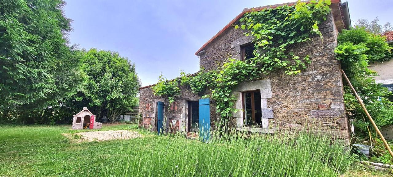 Saint-Pierre-du-Chemin Le Terrier Maison De Campagne 250 M2 Grande Capacite 20 Couchages, 4500M2 De Terrainヴィラ エクステリア 写真
